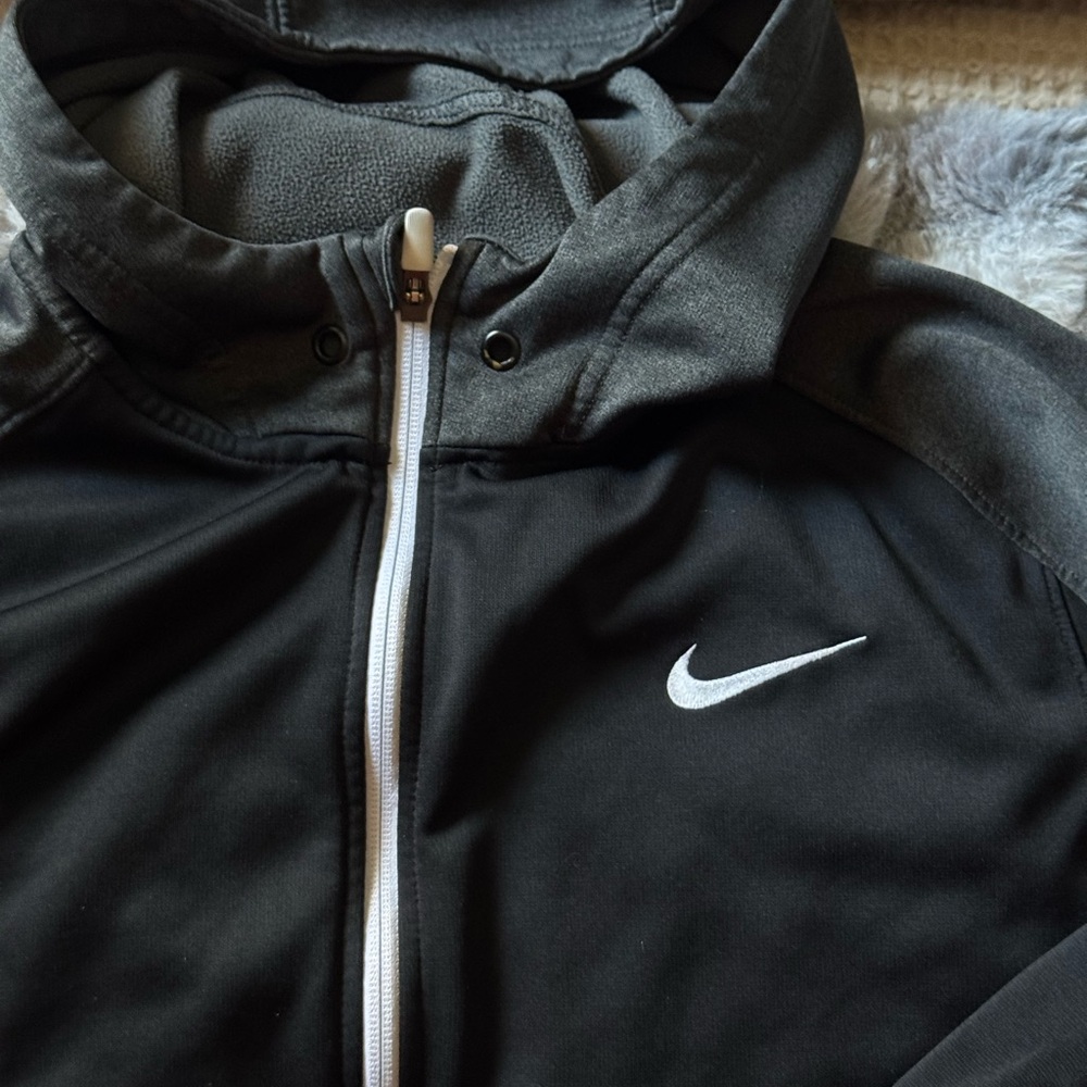 Nike Therma-Fit Gray Hoodie